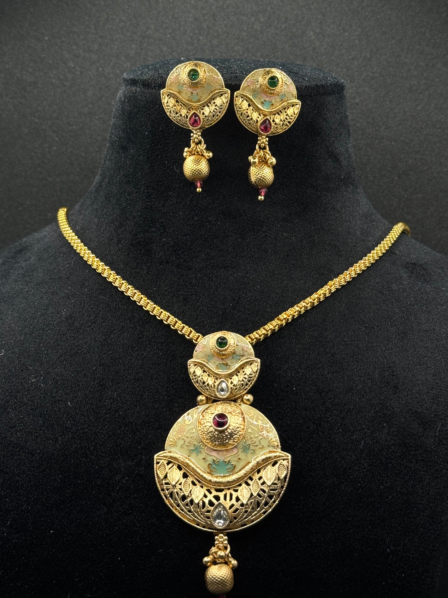 Elegant 22kt Gold Fancy Pendant Necklace Set with Matching Earrings without chain
