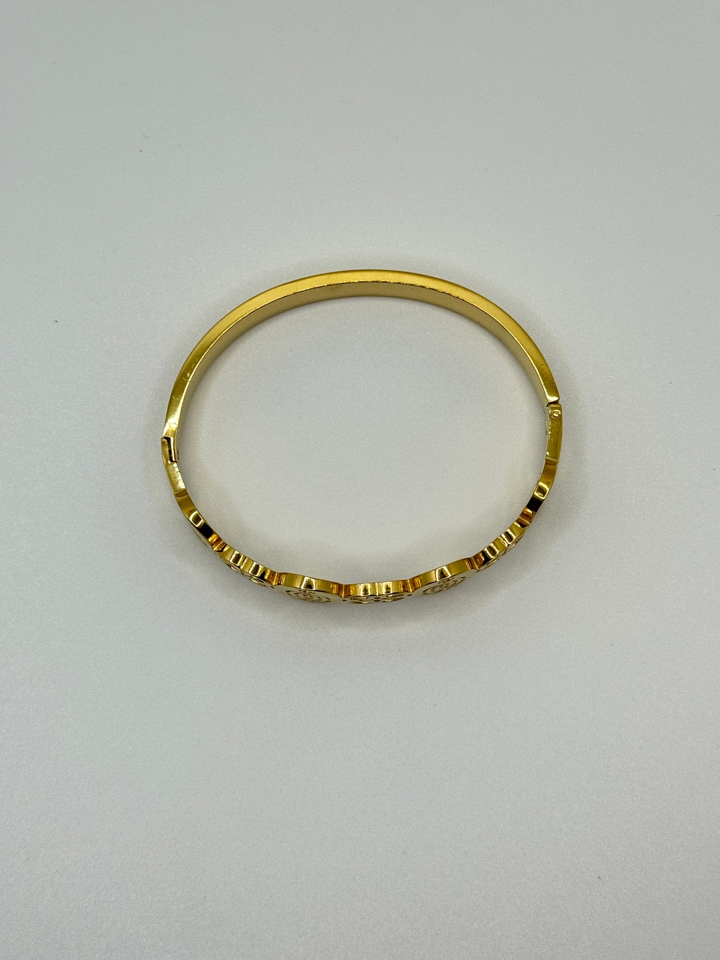 Gold Cutout Pattern Bangle