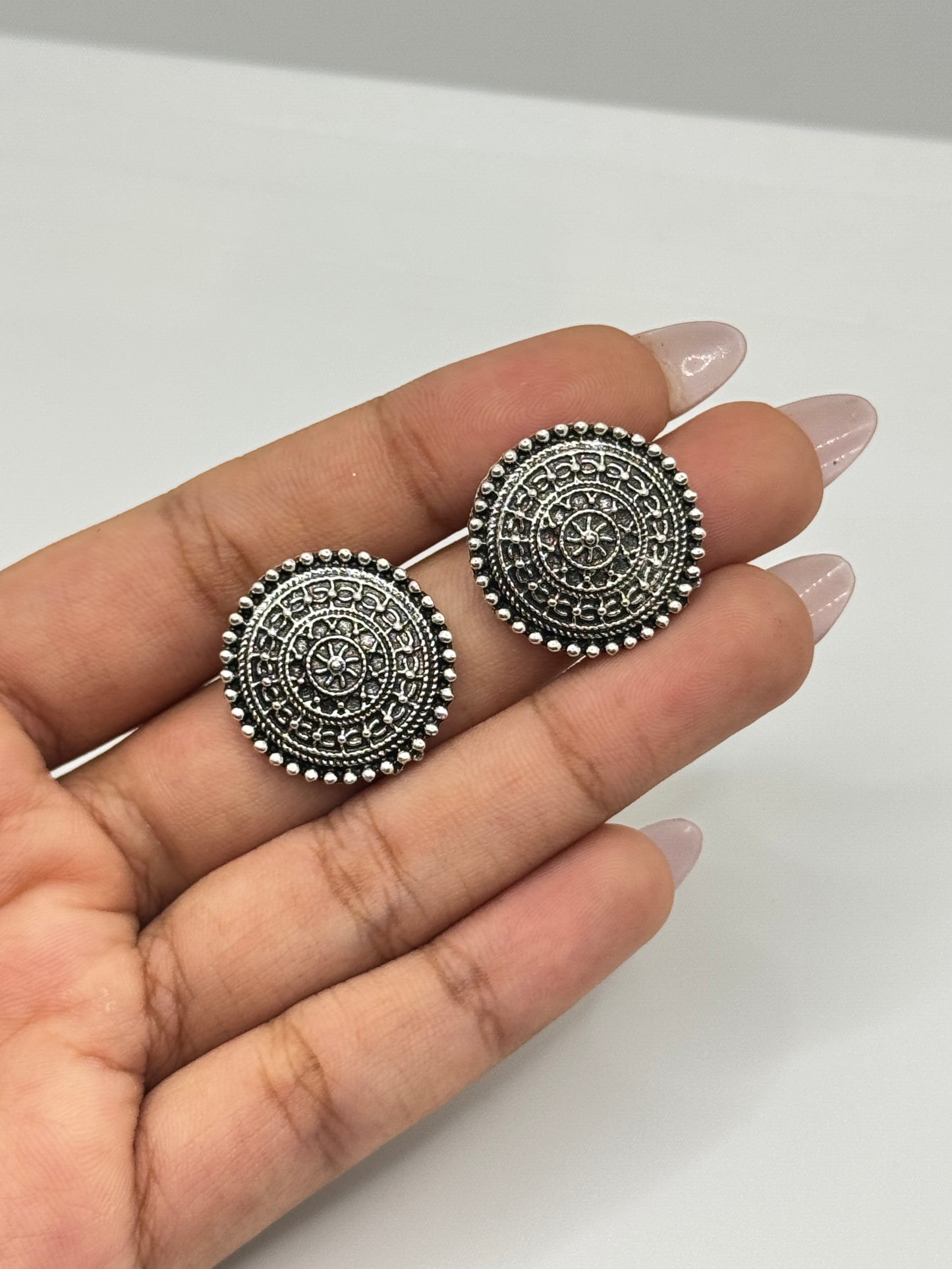 Silver oxidised studs
