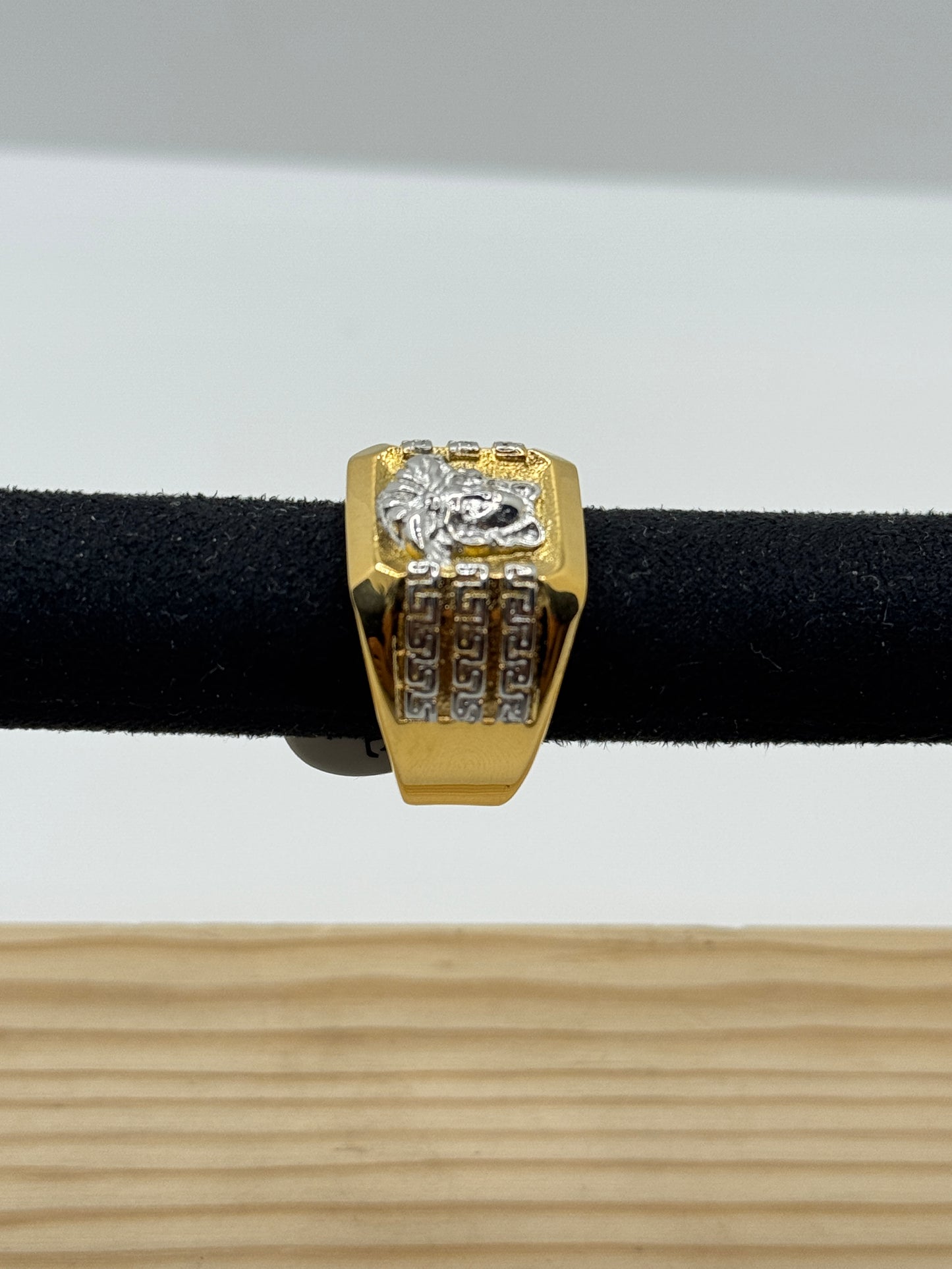 Men's Gold Lion Head Ring with Side Accents