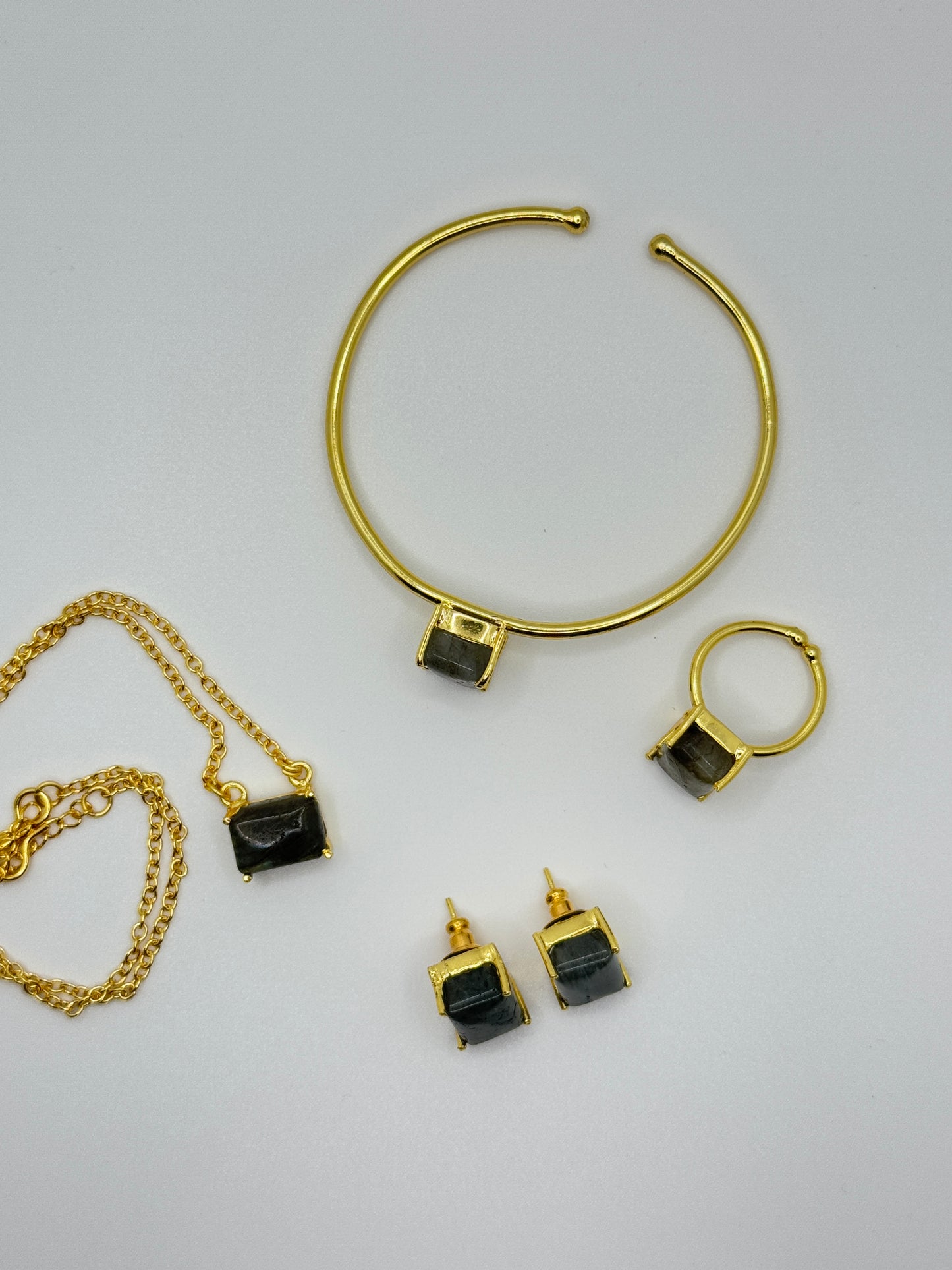 Gold Jewelry Set with Dark Grey Gemstone Cubes