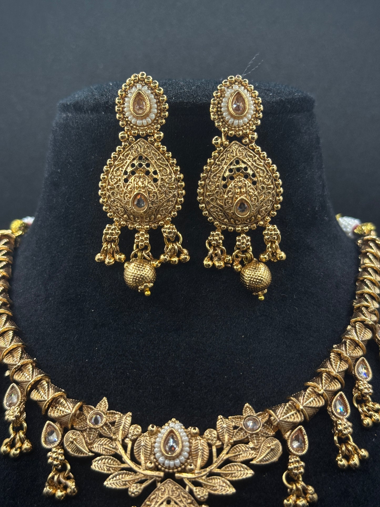Antique Gold Plated Temple Jewellery Necklace Set