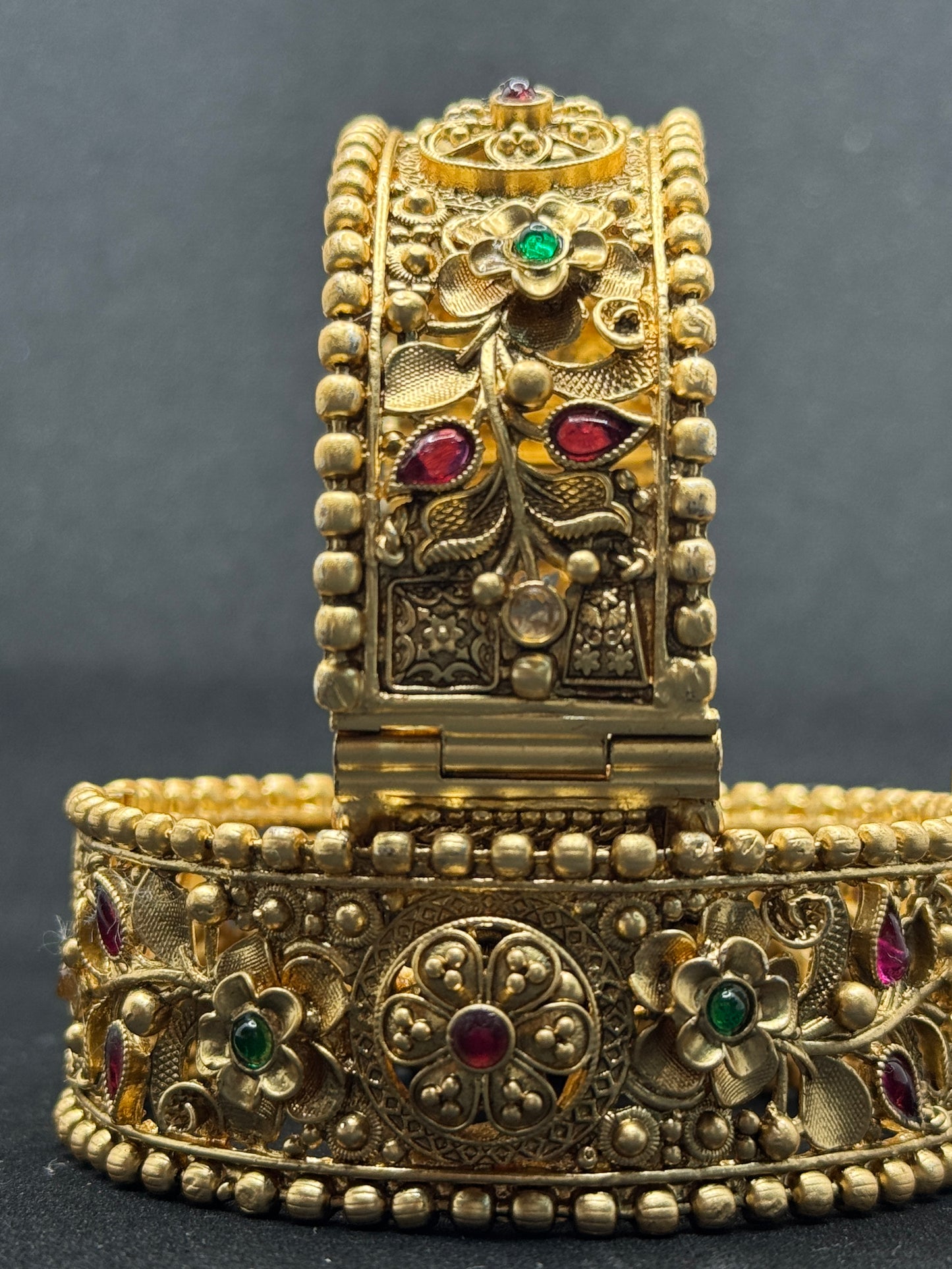 Antique Design Gold Bangles with Intricate Carvings and Gemstones
2*6