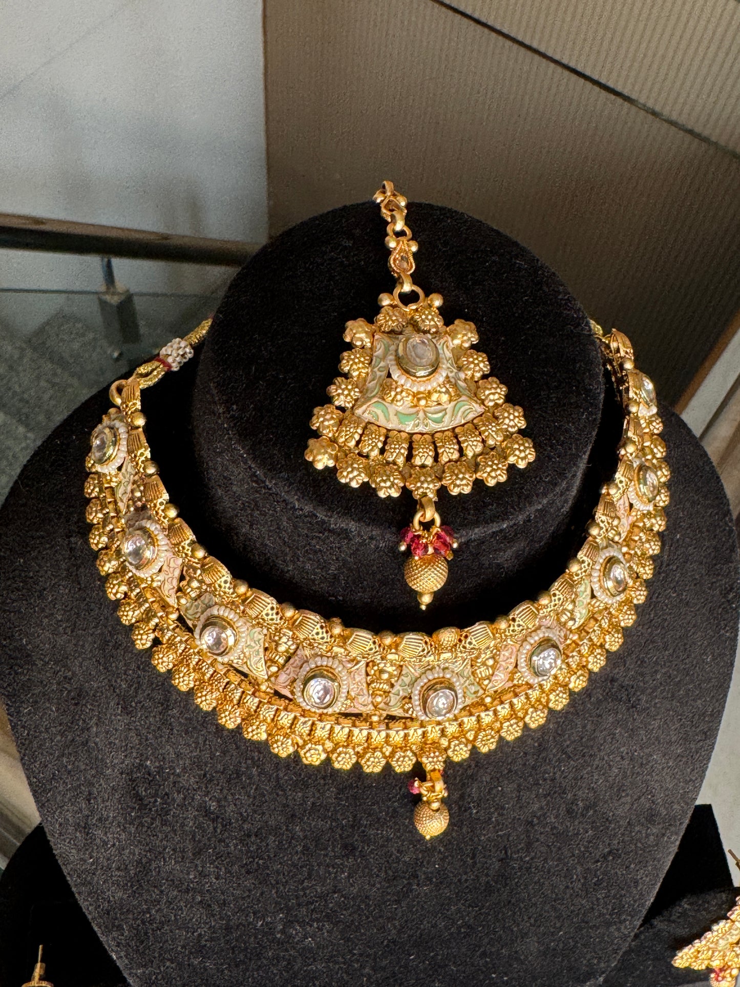 Classic Gold Choker with Maang Tikka Set