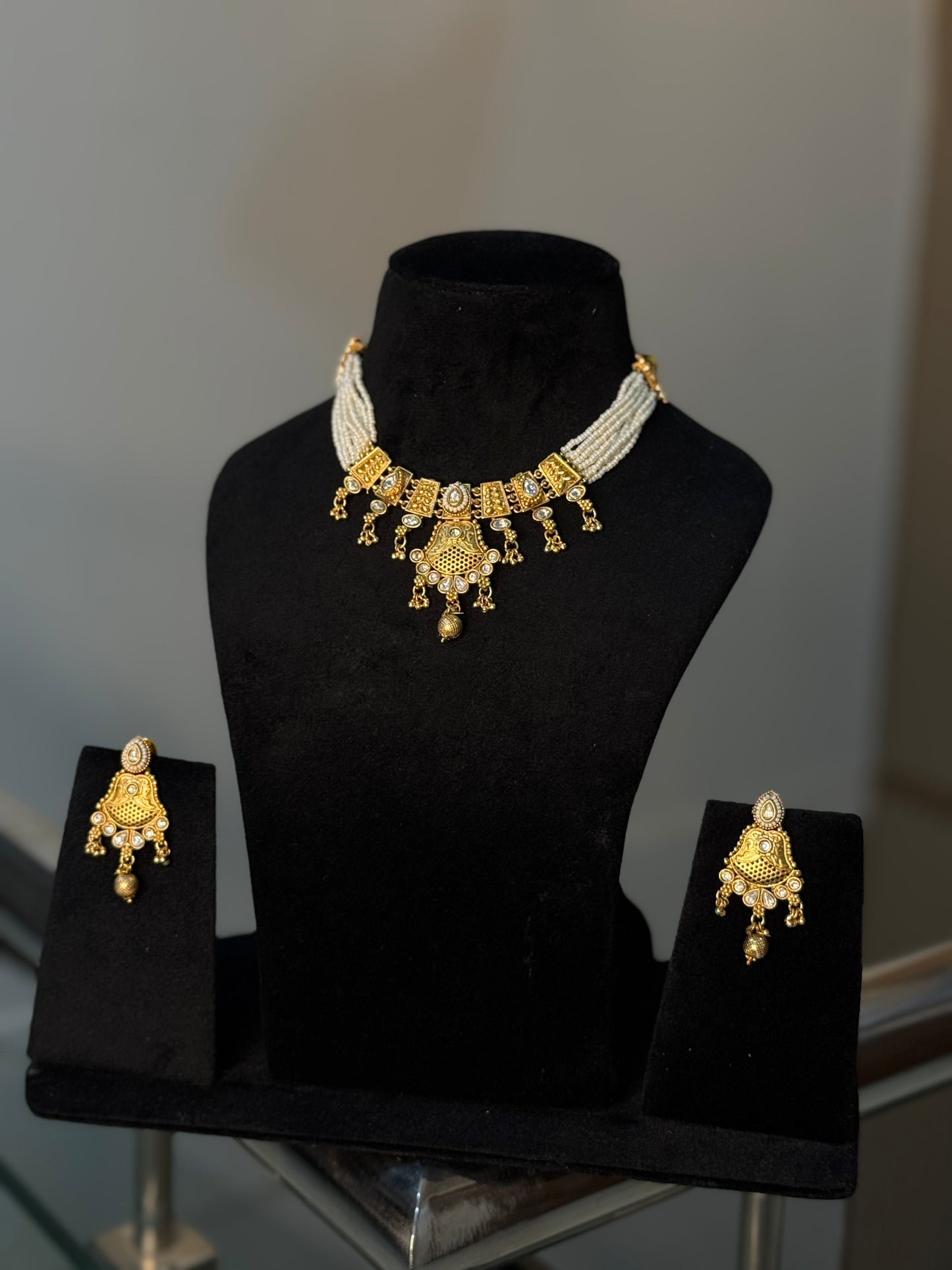 Classic Pearl & Gold-Plated Choker Set with Antique Design