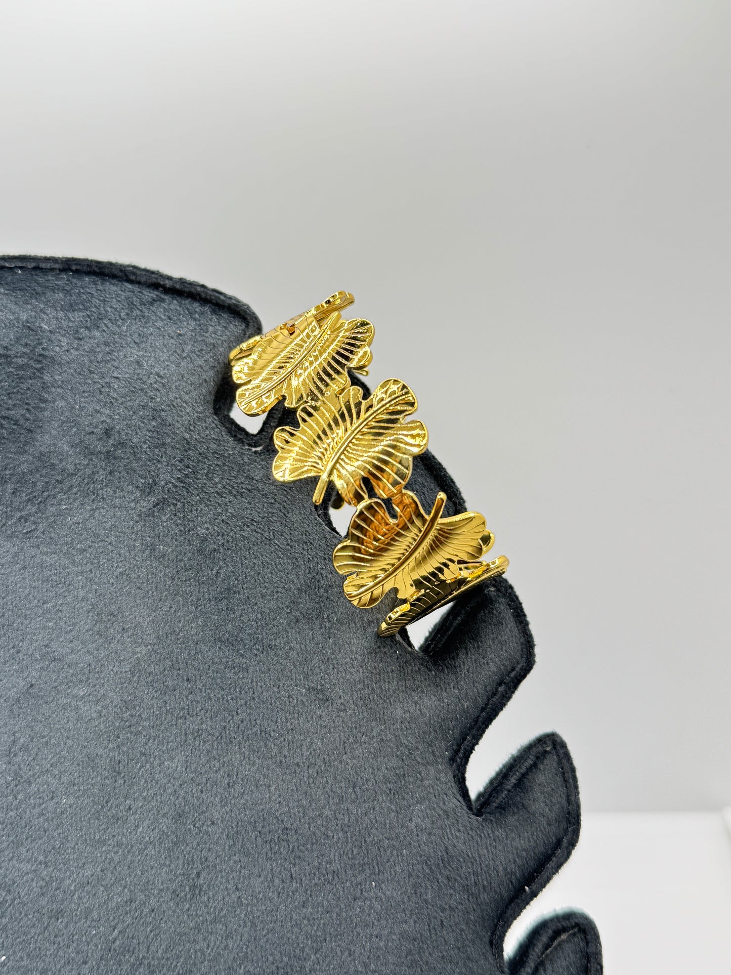Gold Leaf Motif Link Bracelet
