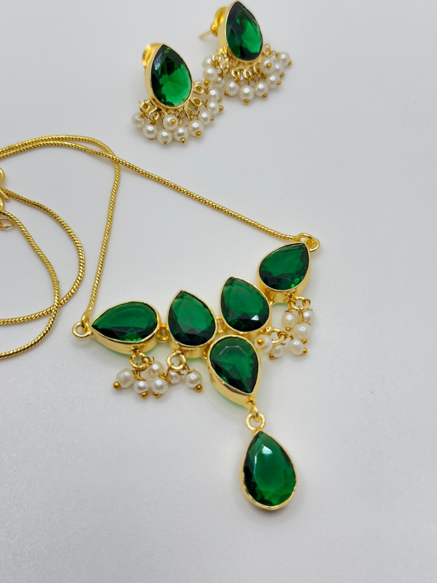 Emerald Green Stone Teardrop Necklace and Earring Set
