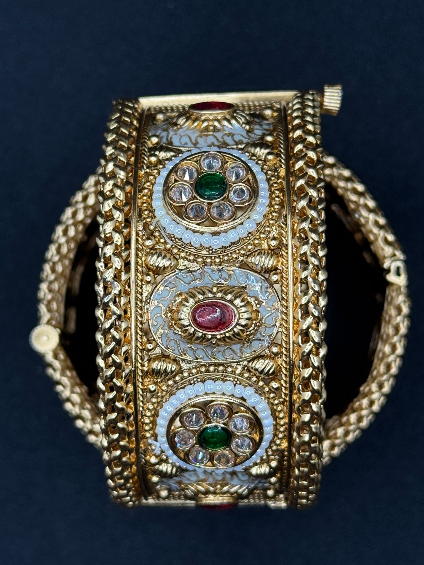 Chic Gold-Toned Bangle with Wavy White Enamel and Gemstone Details 2*6