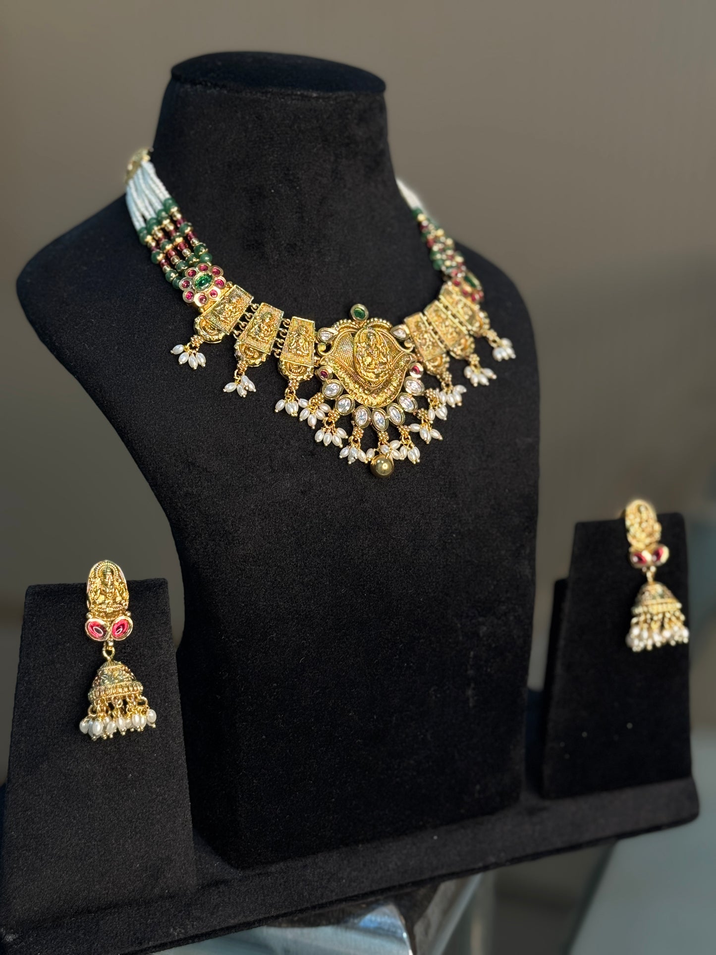 Traditional Gold-Plated Necklace Set with Pearl and Stone Drops