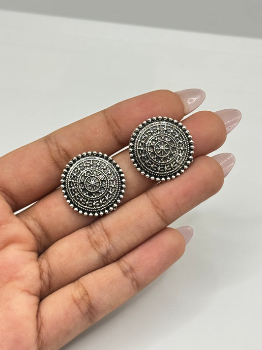 Silver oxidised studs
