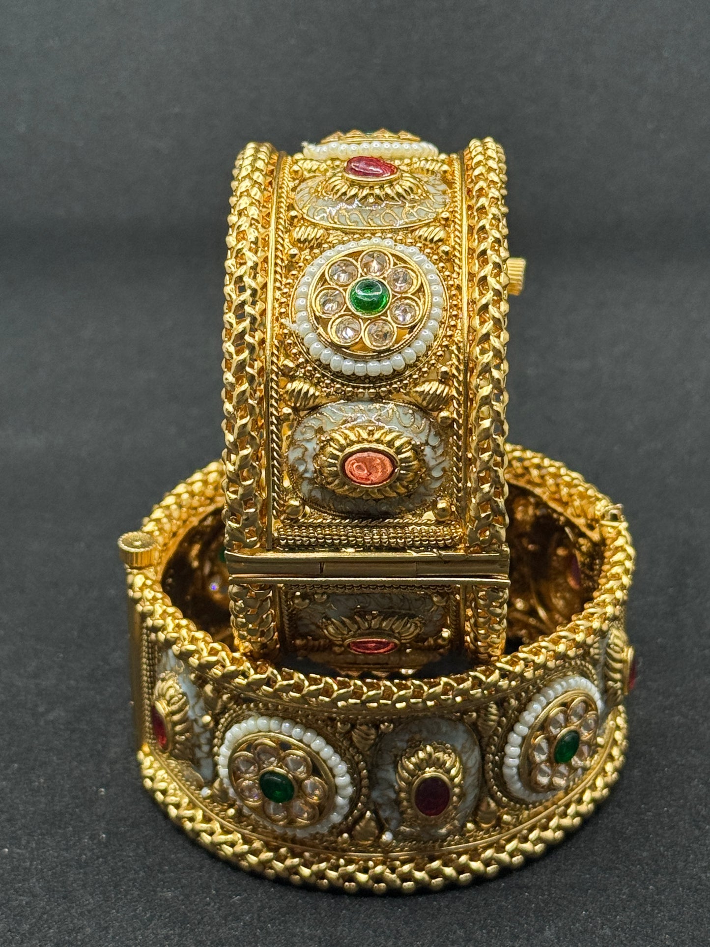 Chic Gold-Toned Bangle with Wavy White Enamel and Gemstone Details 2*6