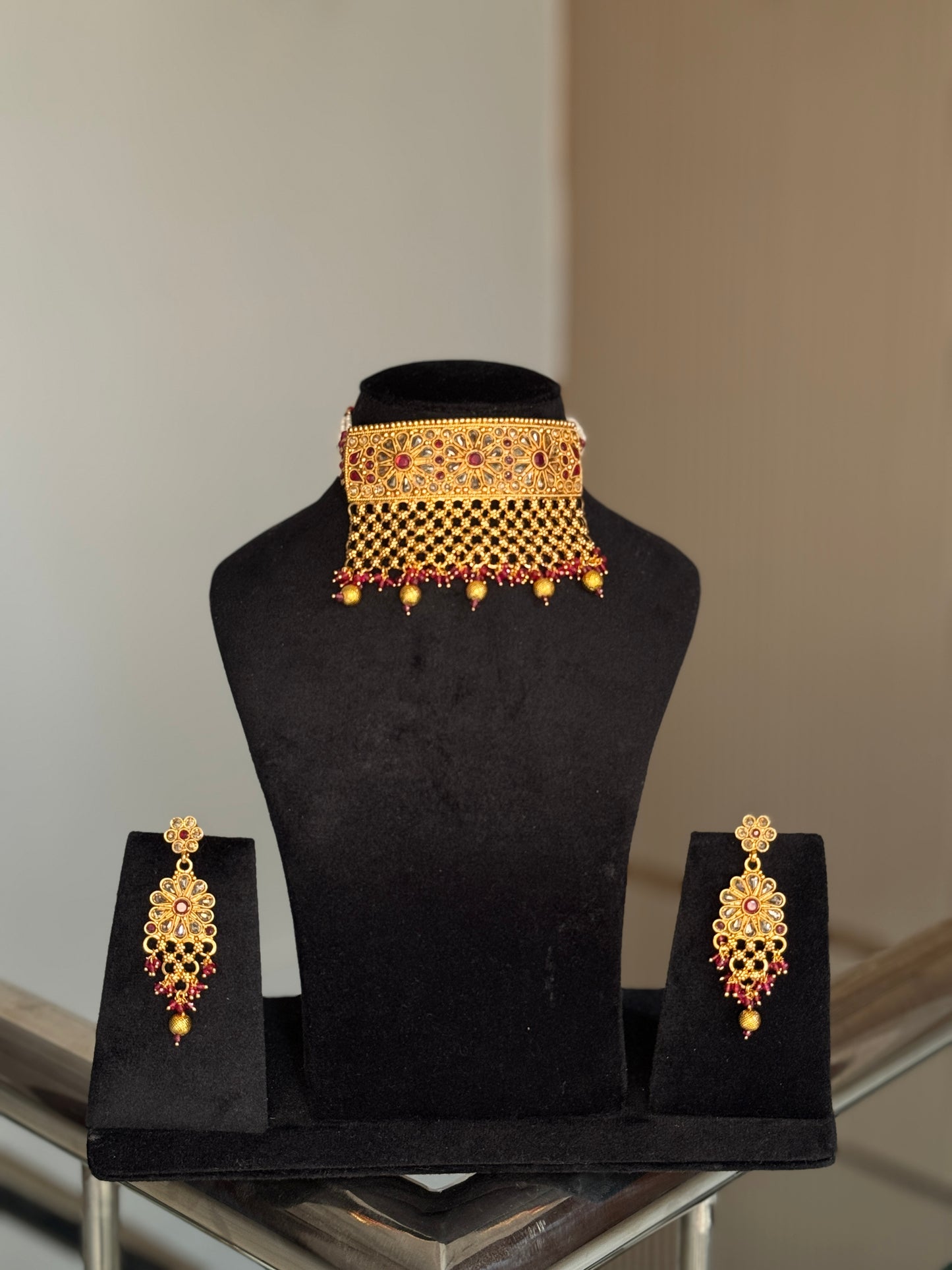Intricate Gold & Ruby Guluband Choker Set
