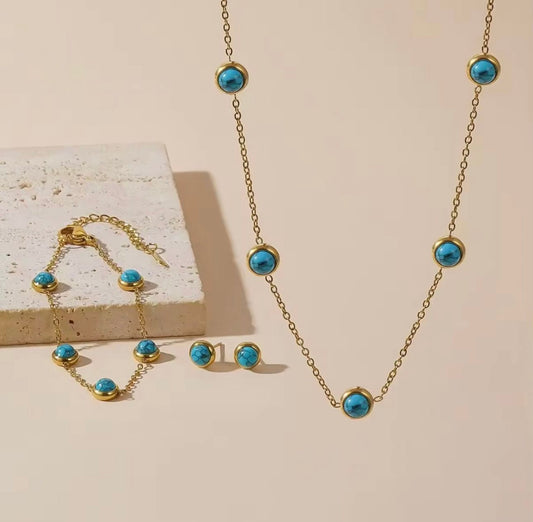 Necklace, bracelet and studs combo
