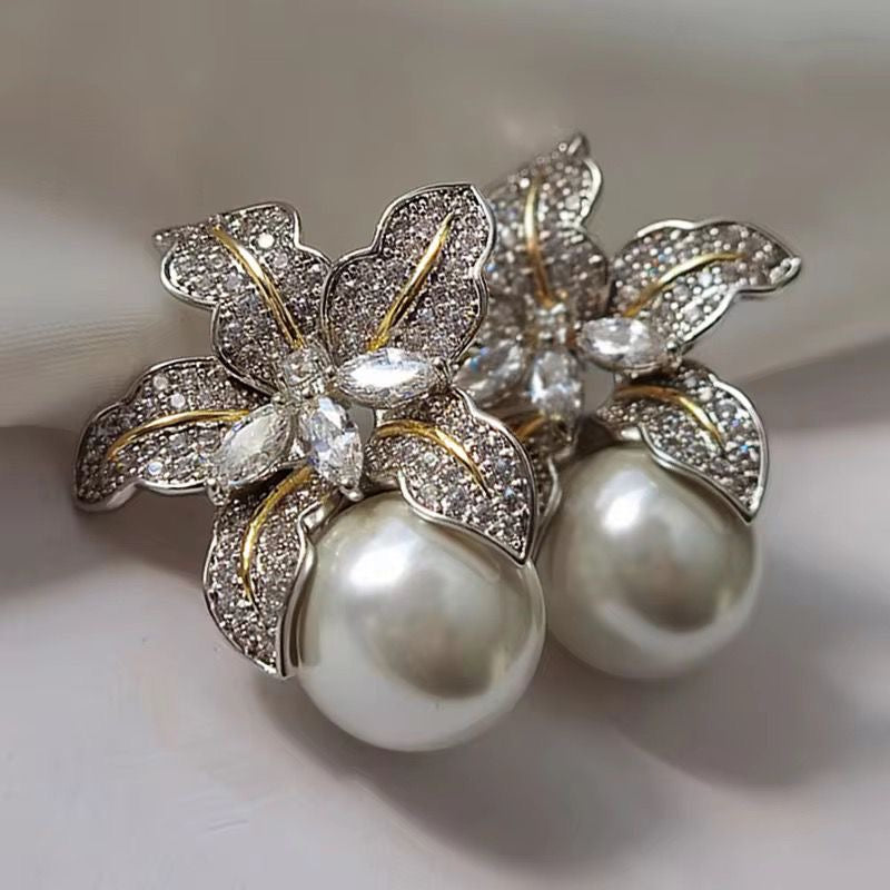 Flower earrings with pearl in premium range