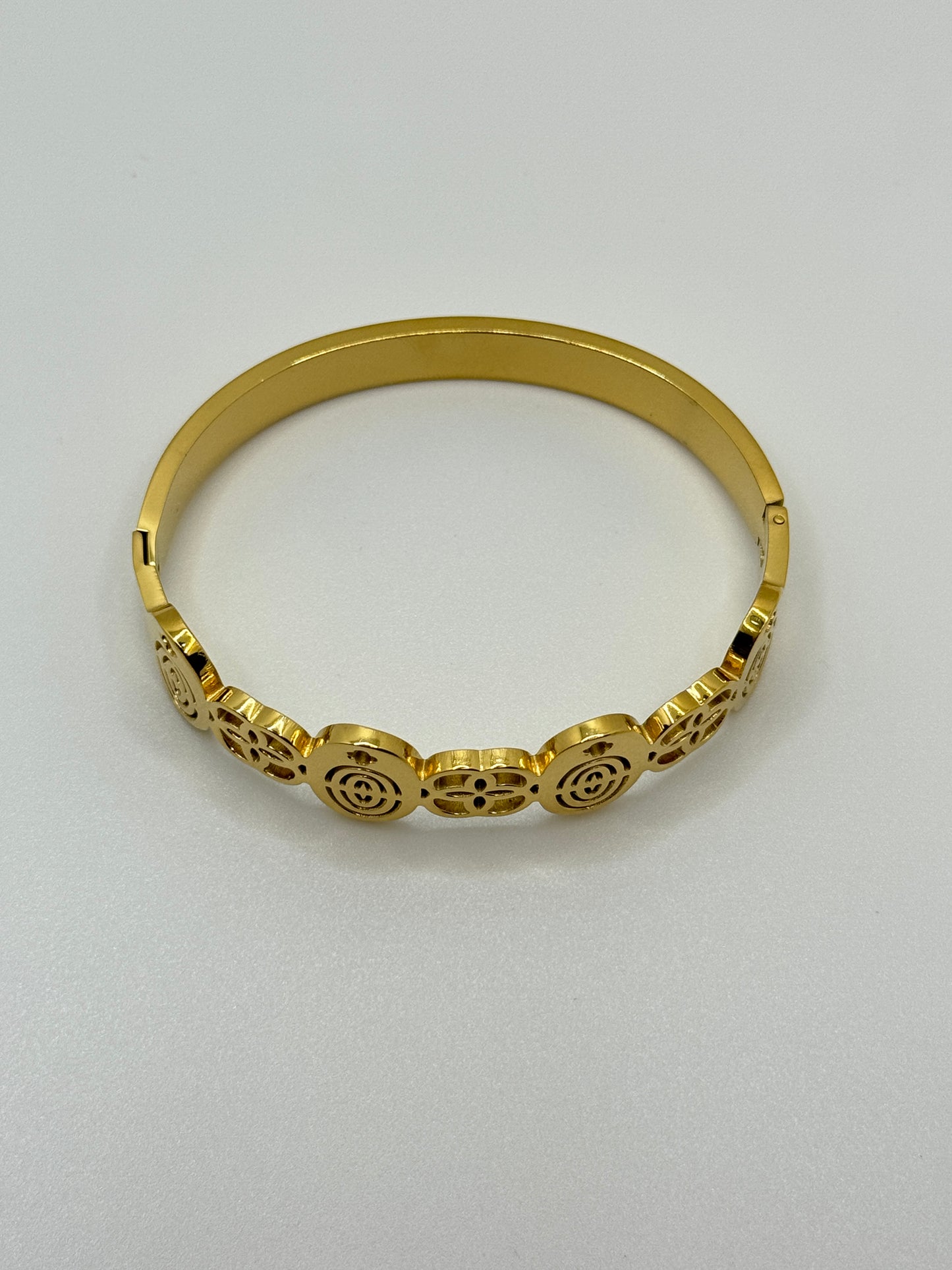 Gold Cutout Pattern Bangle