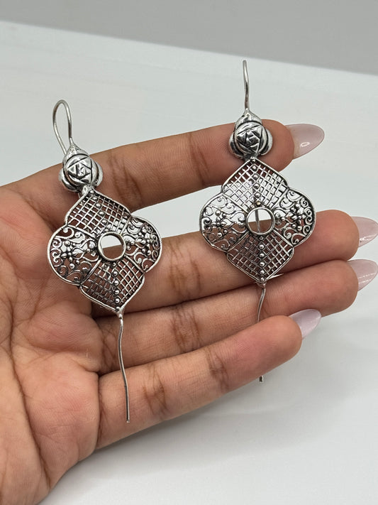 Ear cuff