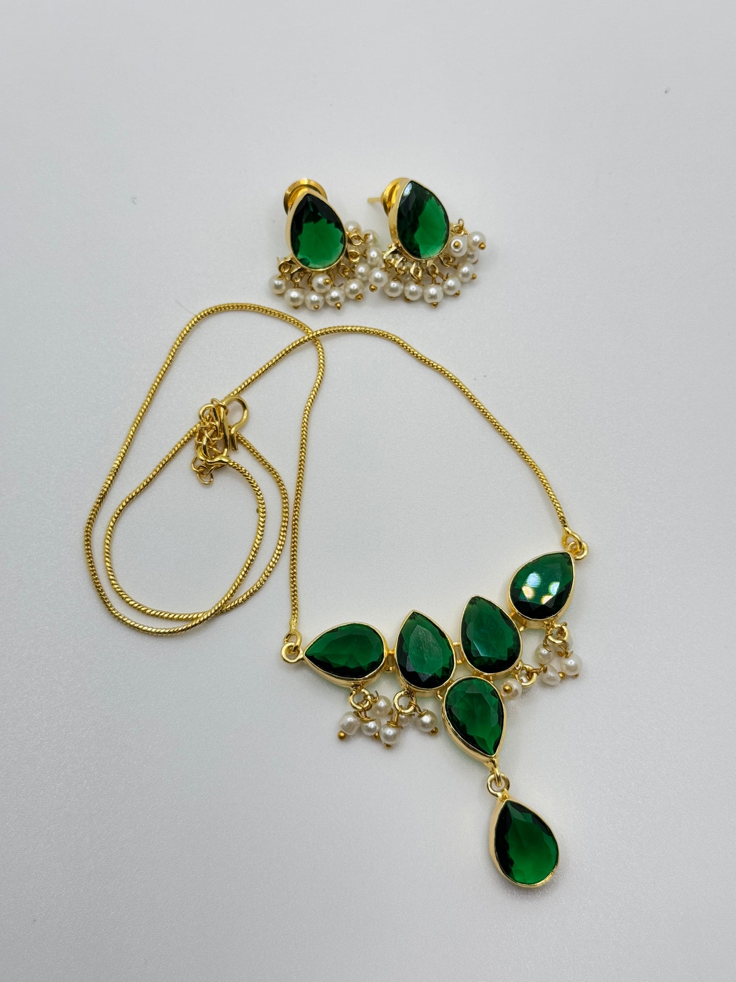 Emerald Green Stone Teardrop Necklace and Earring Set