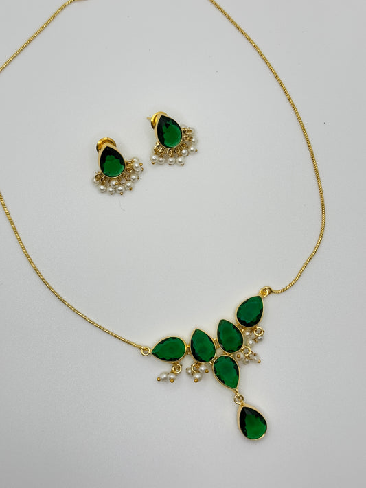 Emerald Green Stone Teardrop Necklace and Earring Set