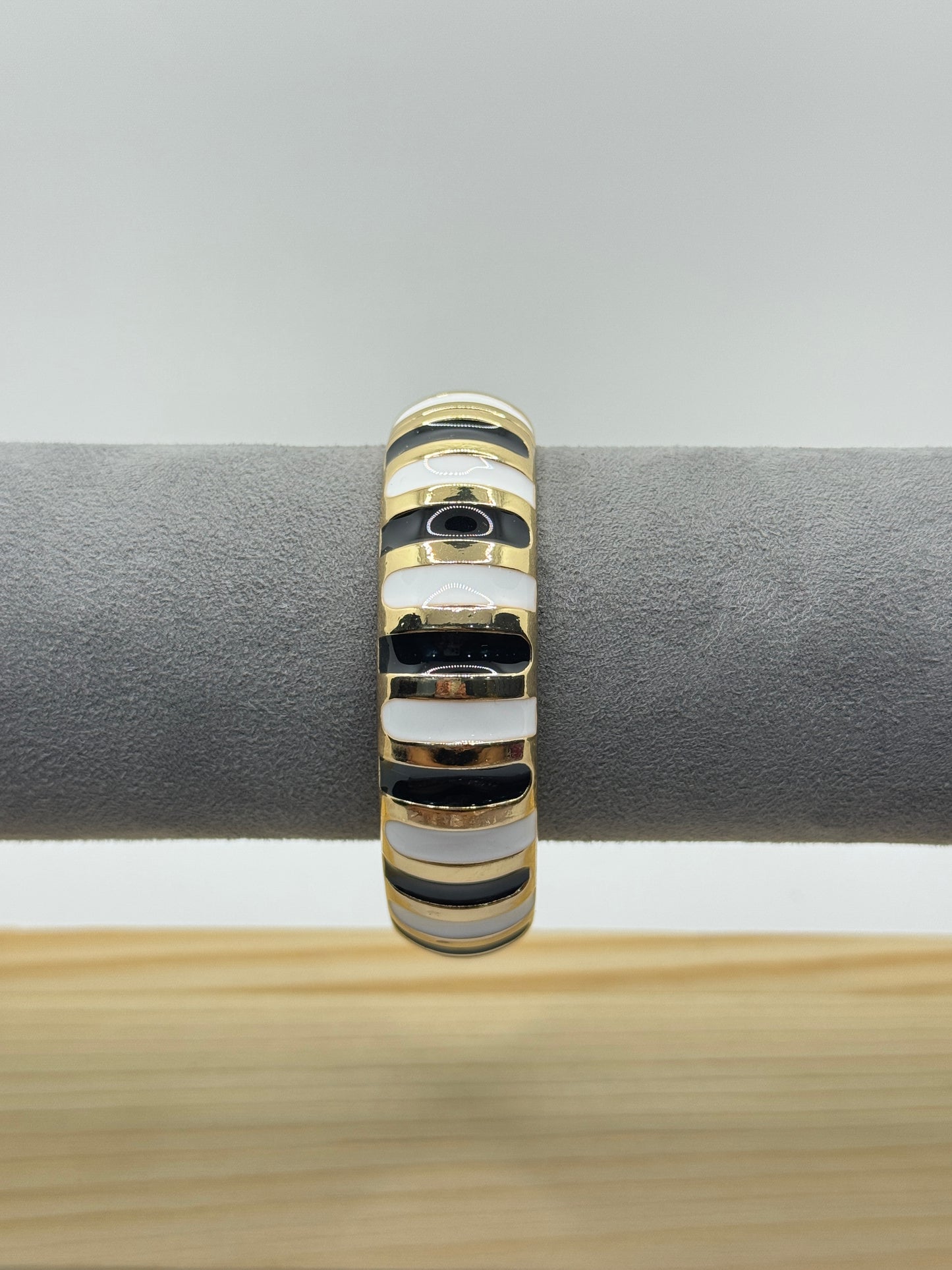 Two-Piece White Bangle with a Wavy Gold Border