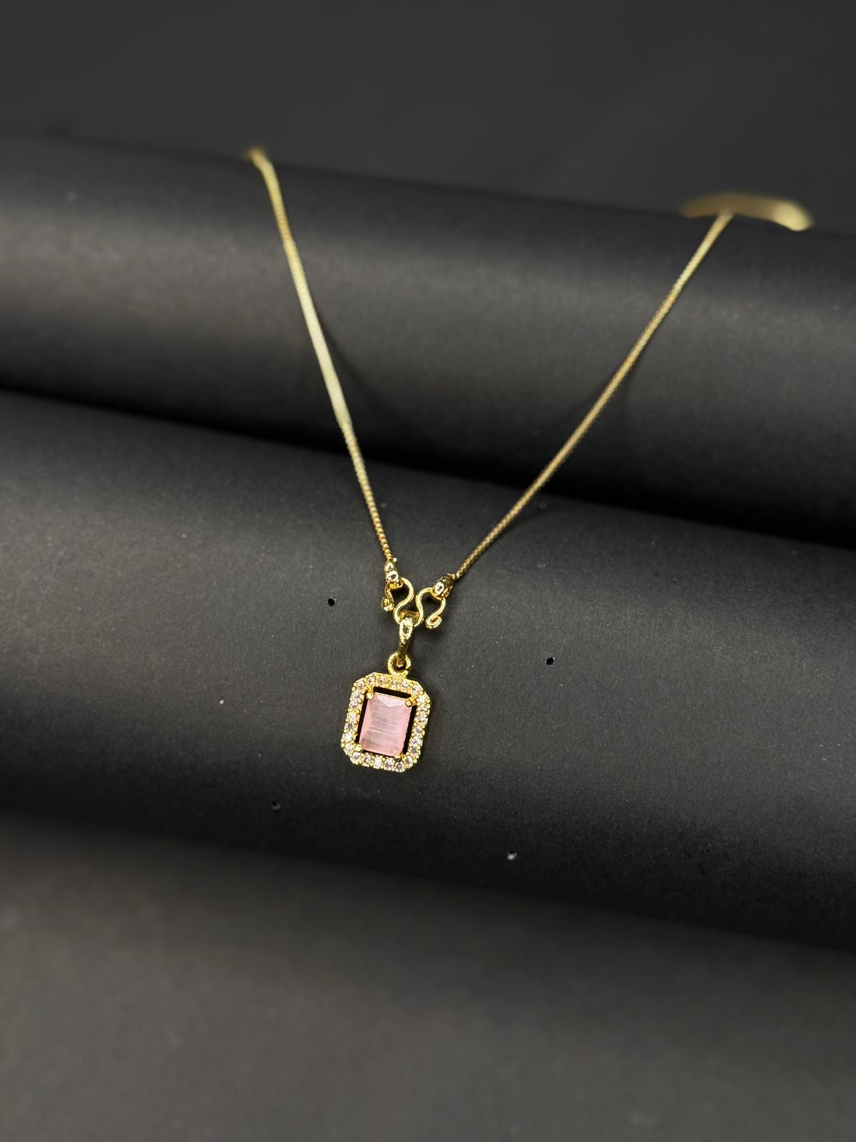 Pink pendant necklace with chain