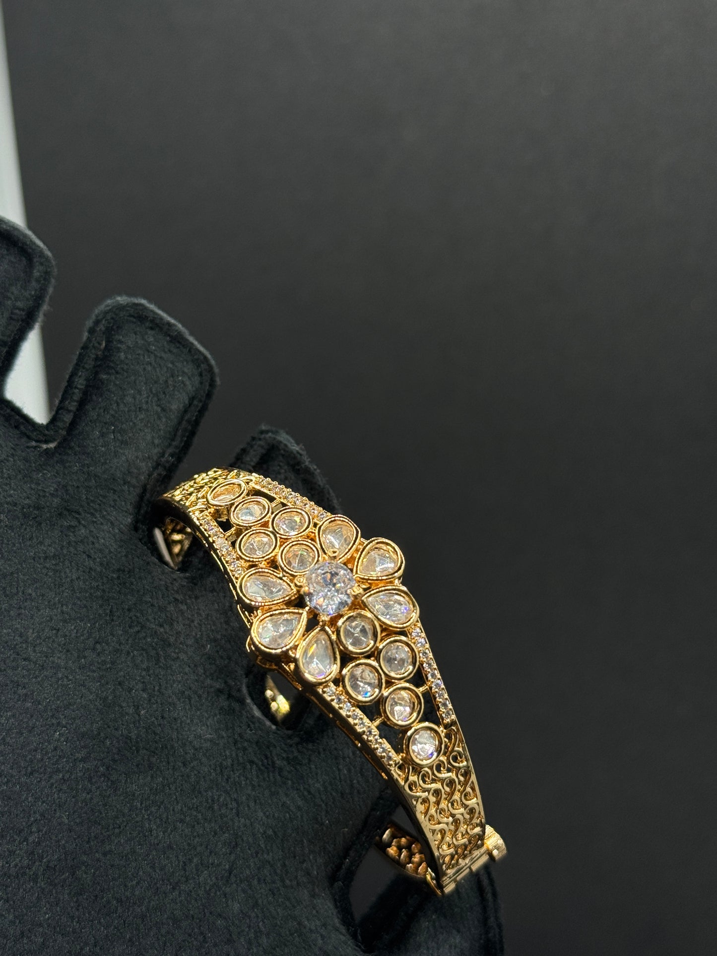 Exquisite Kundan Polki & Cubic Zirconia Floral Bracelet