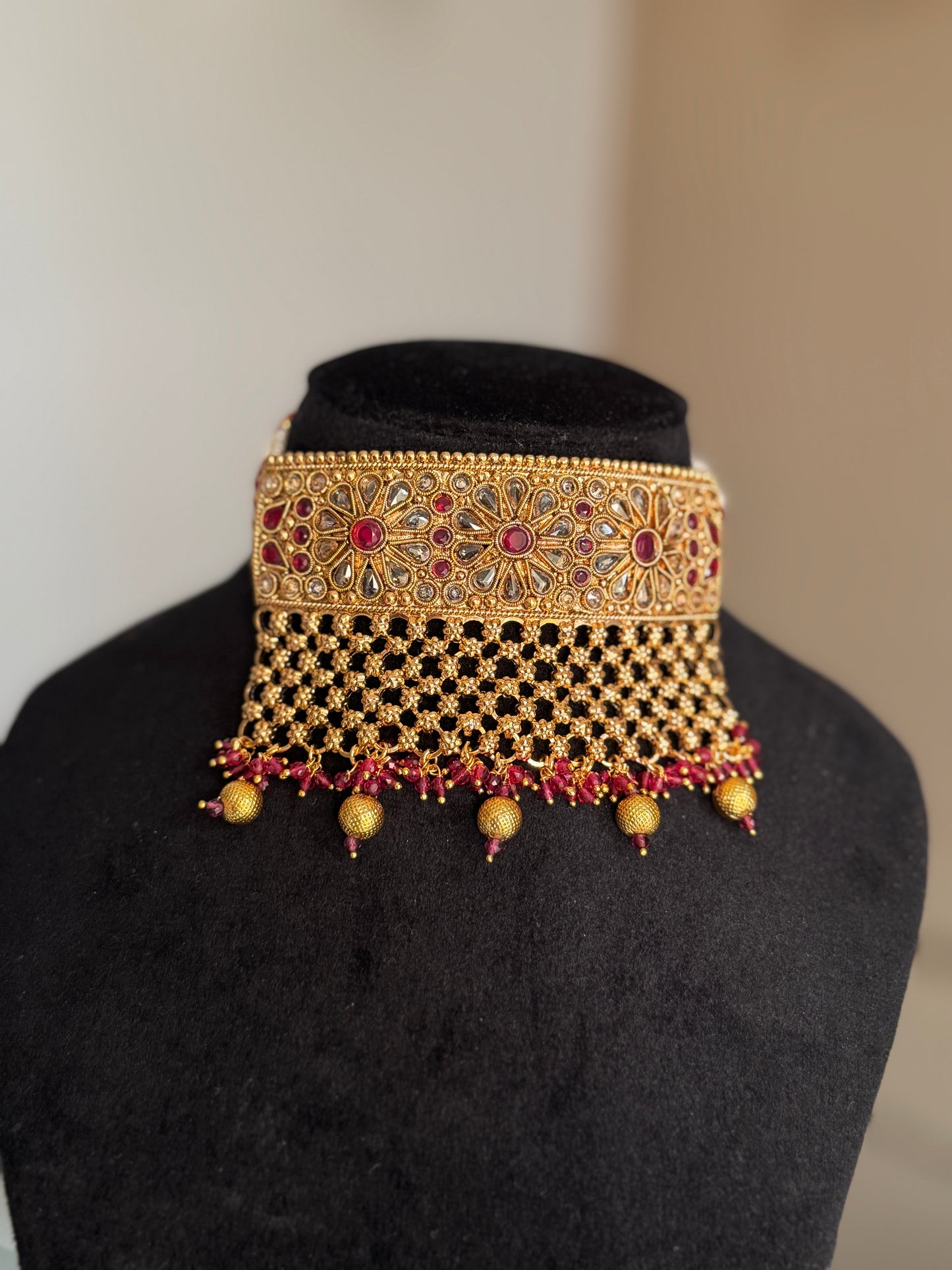 Intricate Gold & Ruby Guluband Choker Set